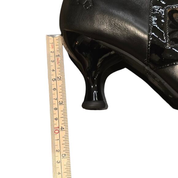 New John Fluevog Bellevue Vestal Mary Jane with Lace Cut Outs Black Heels 10.5 - Picture 10 of 10